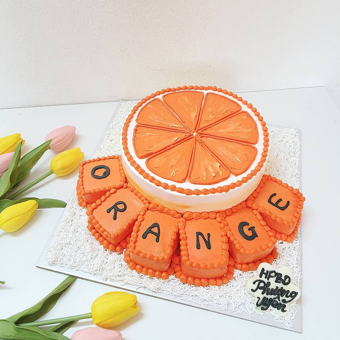 Sáng tạo bánh sinh nhật vẽ quả cam độc đáo và đẹp mắt