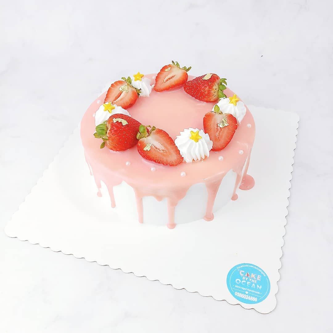 Bánh sinh nhật kem chảy trang trí dâu tây CO-0708 - Cake Ocean